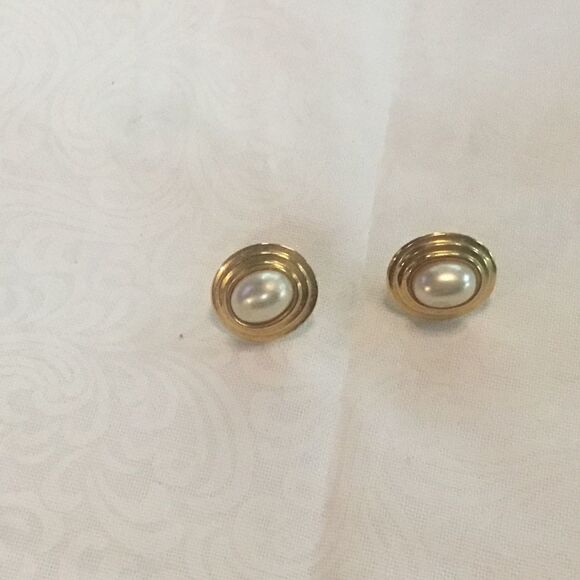 Gold Plated Faux Oval White Pearl Earrings - Picture 3 of 6